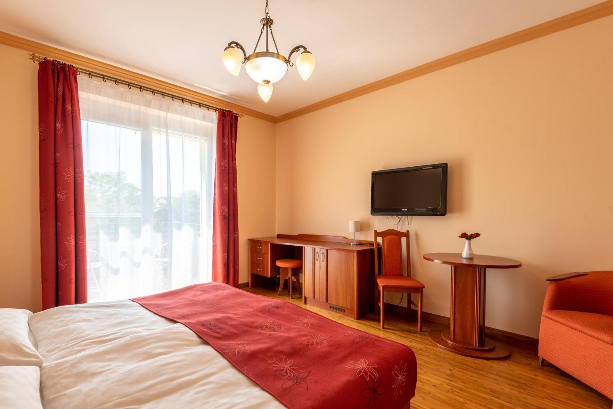 Fried Kastely Hotel Simontornya Room photo