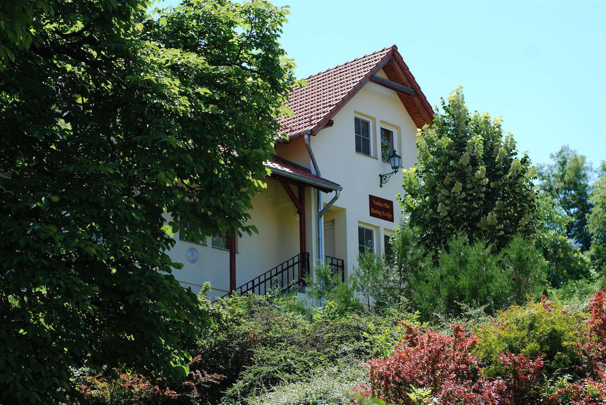 Fried Kastely Hotel Simontornya Exterior photo